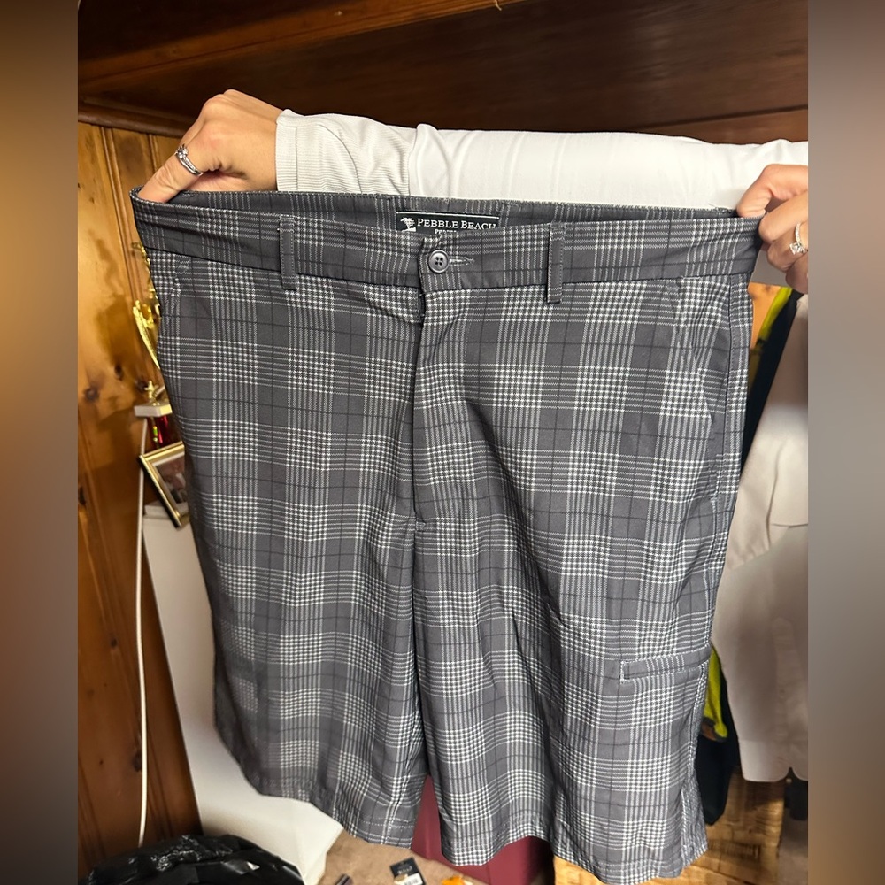 Men’s golf shorts
